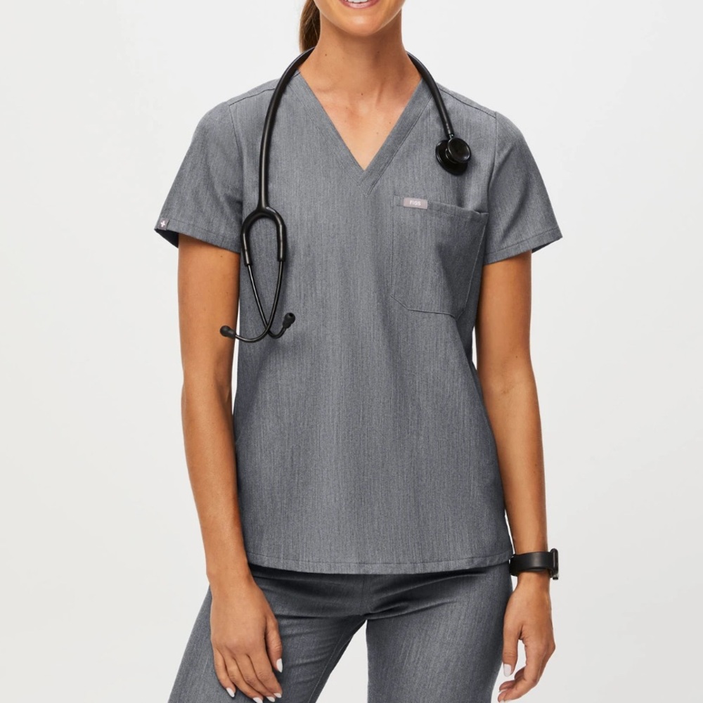 Figs | scrub top